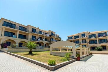 アパートホテル Ionian Sea View Hotel   Corfu