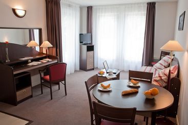 公寓式酒店  Comfort Suites Le Port Marly Paris Ouest