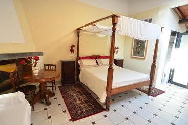 تختخواب و صبحانه Casa Pucci