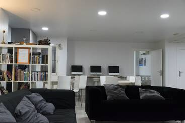 هتل Alberguinn Youth Hostel