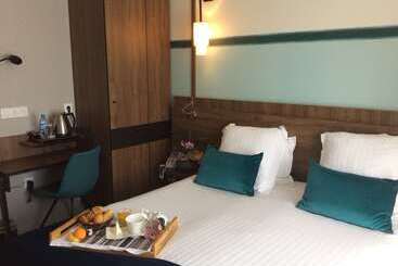 בית מלון כפרי Best Western Le Duguesclin Hôtel Restaurant