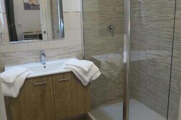 هتل Elisa Guest House