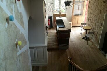 هتل De La Pinède