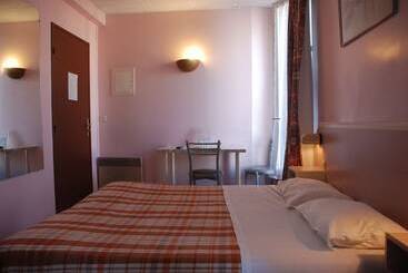 هتل Residence De La Tour Paris Malakoff