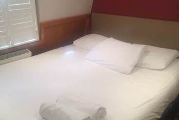 בית מלון כפרי The Excelsior