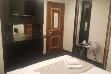 Отель Nox Kensington Gardens