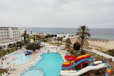 استراحتگاه Chiraz Club Families Only