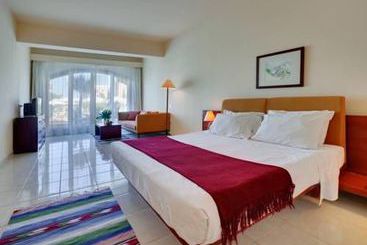 Pasadena Hotel & Resort