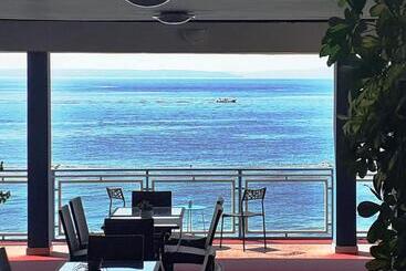 پانسیون Beachfront Apartmants Zanic