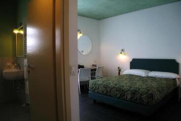 فندق 6 Porte Guesthouse