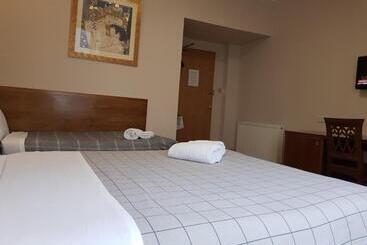 호텔 Aberdeen House