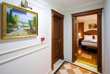 هتل Glk Premier The Home Suites & Spa