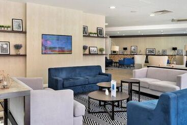 호텔 Holiday Inn Express Leigh   Sports Village, An Ihg