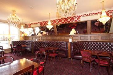هتل The Globe And Crown