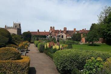 هتل The Blue Boar