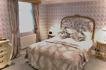 هتل The Somerville