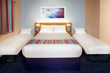 Отель Travelodge Blackpool South Shore