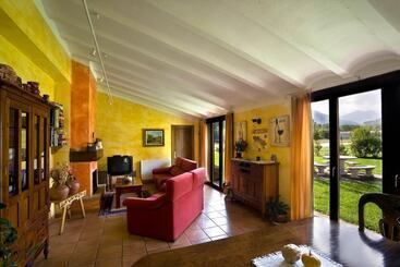 کلبه La Posada De San Millan