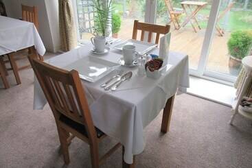 مبيت وإفطار Melin Pandy