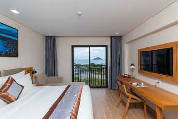 Hotel Marina Bay Con Dao