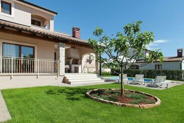 קוטג'' Ideal Destination For Summer Holiday In Countryside Near Sea