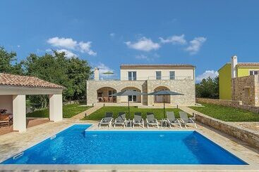 コテージ Modernly Furnished Villa With Private Pool For 6 Persons, Near Rovinj
