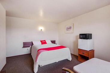 酒店 Cheyenne Wells By Oyo Rooms