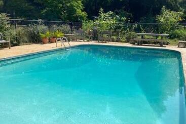 ベッドアンドブレックファースト The Birdnest Inn