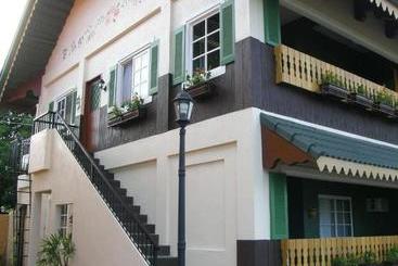 هتل Florentina Homes
