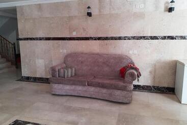 Отель Al Falah Al Raqi By Oyo Rooms