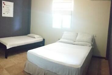 فندق Hostal Diamond   Hostel