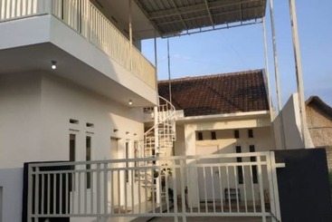 בית מלון כפרי Sunrise Of Java