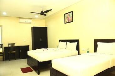 호텔 Temple Stay Uma Residency And Guest House