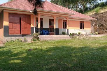 پانسیون Lake Lyantonde Eco Campsite And Lodge