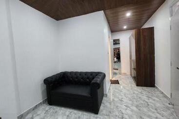 アパートホテル Blue Pine Orchards   Villas