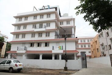 호텔 Malayalee Club