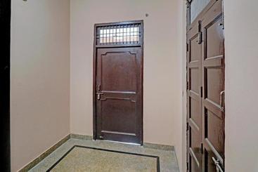 Hotel Oyo 81394 New Golden Light Guest House