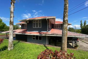 בית מלון כפרי Oyo 90287 Rb Homestay & Farms