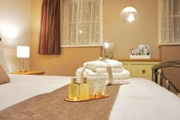 هتل Stratton Cottage Guesthouse
