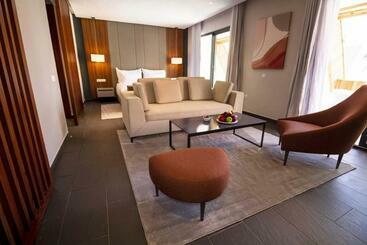 هتل Zephyr Ifrane