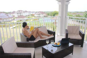 شقة فندقية First Class Retreat @ Fern Court