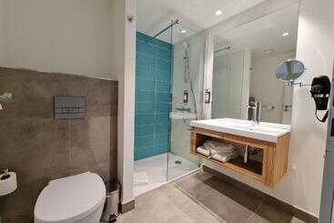 ホテル Akena Nantes Reze Aeroport