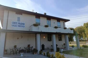 ペンション Alloggio Corte Pradon
