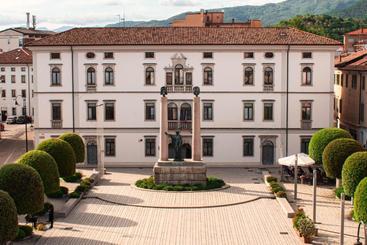 بنسيون Bed Adelaide