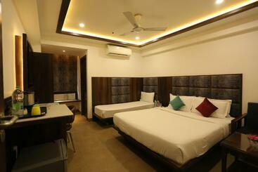 هتل Alba Premier, Indore