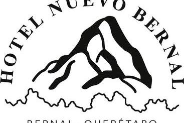 ホテル Nuevo Bernal