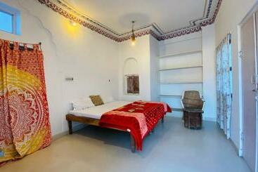 Отель Sai Baba Haveli