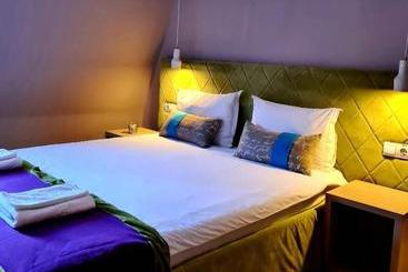 פנסיון Casa Grinda