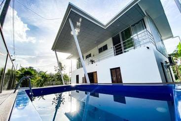 מלון דירות Puerto Viejo Lodge