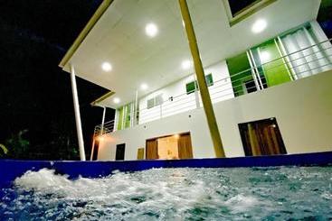 Puerto Viejo Lodge